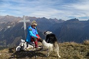 61 Alla croce di vetta del Pizzo Badile (2044 m)